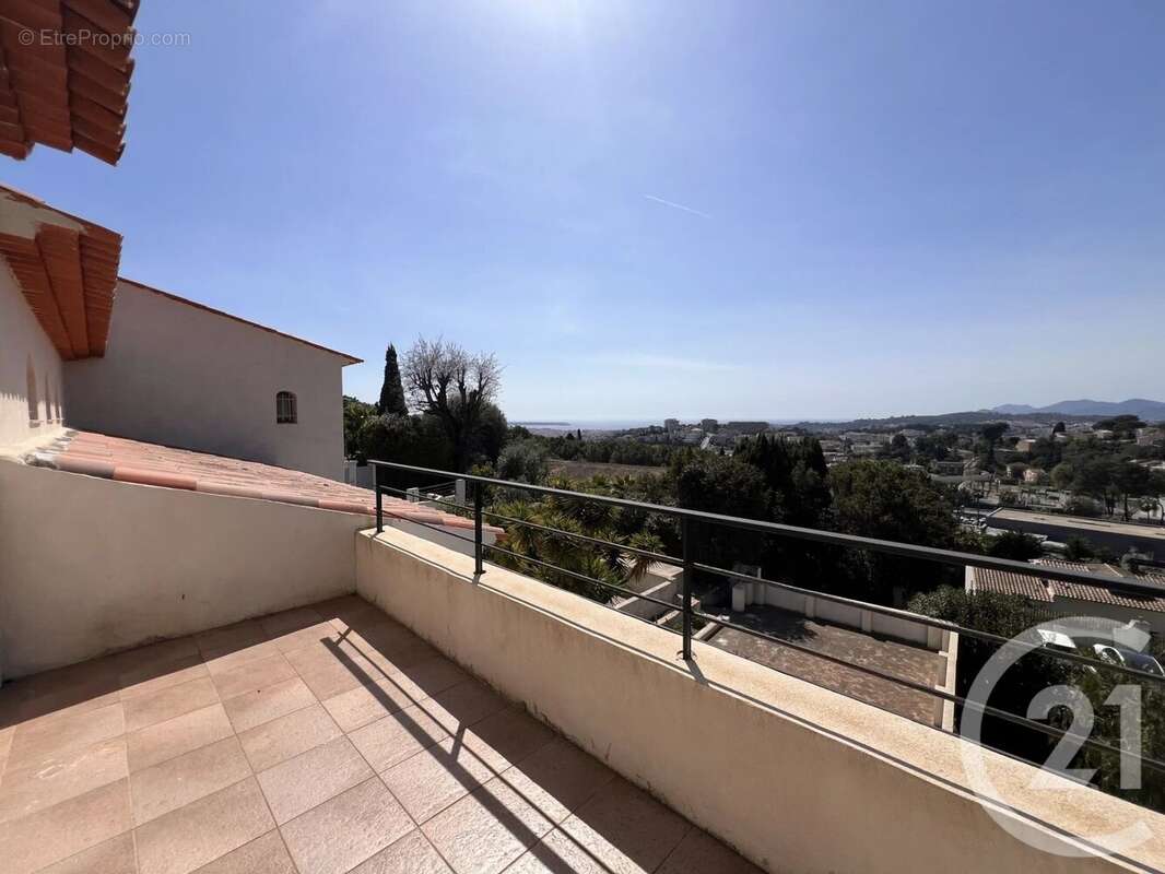Maison à MOUGINS