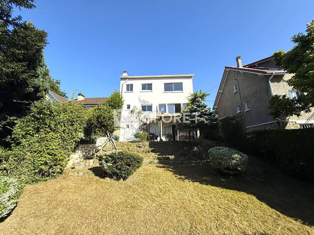 Maison à LE PECQ