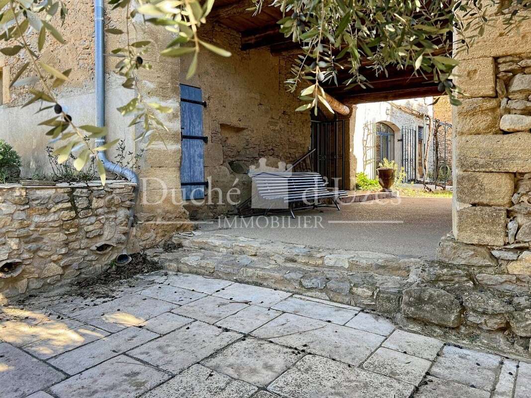 Photo 4 - Maison à LAUDUN-L&#039;ARDOISE