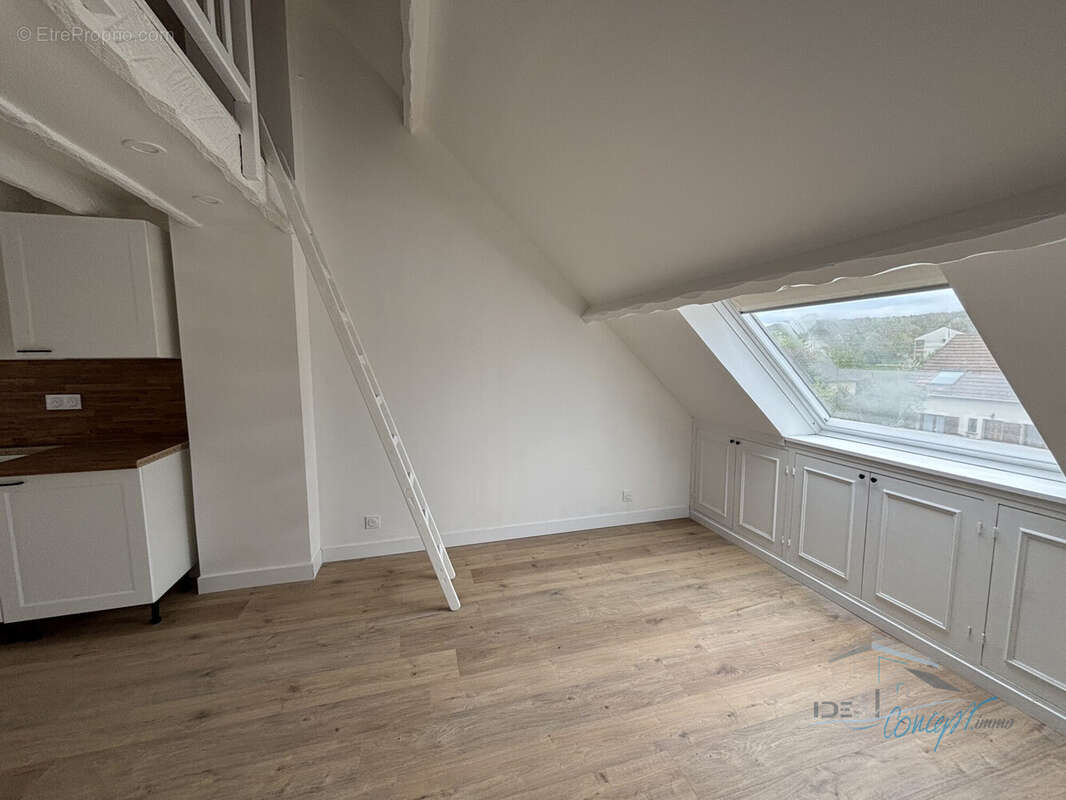 Appartement à LARDY