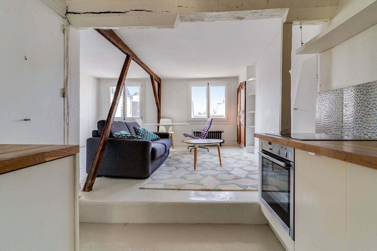 Appartement à PARIS-3E