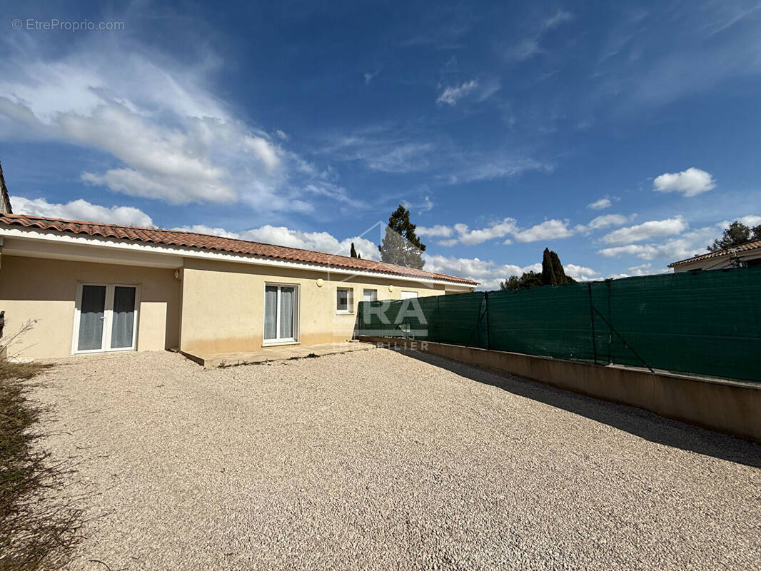 Maison à PEYNIER