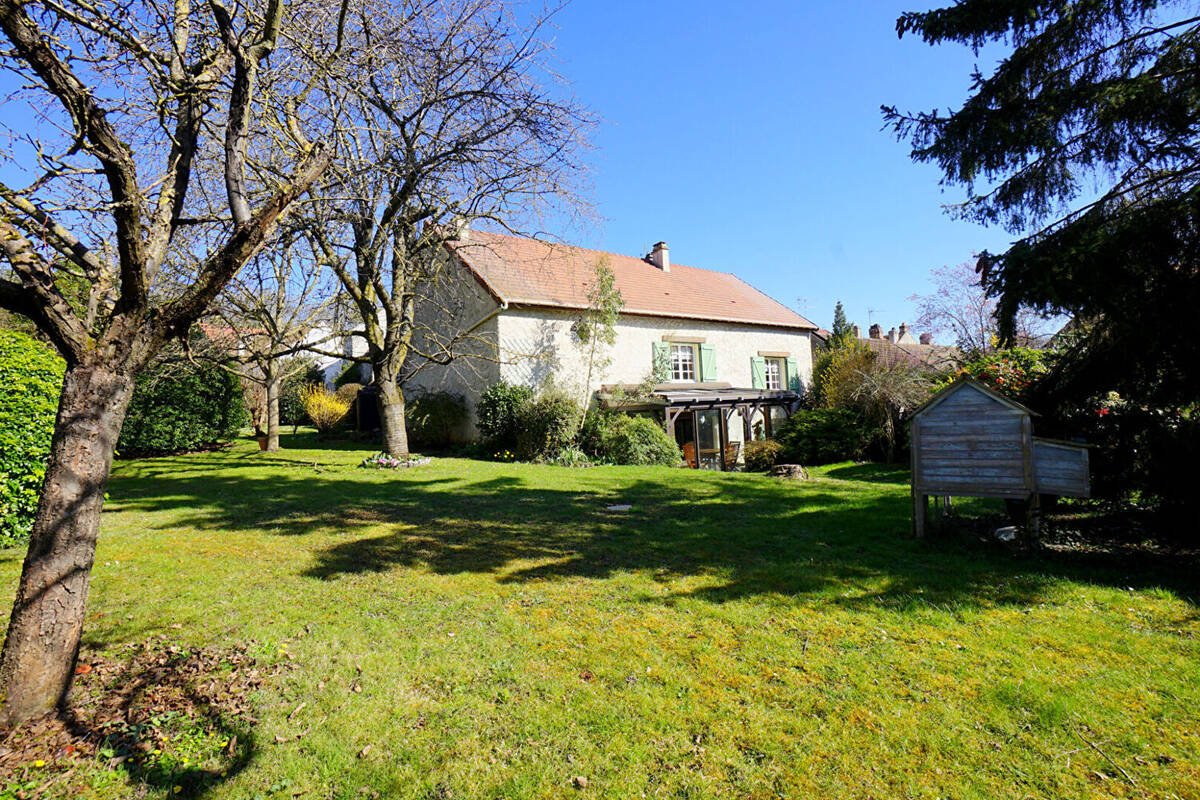 Maison à ISSOU