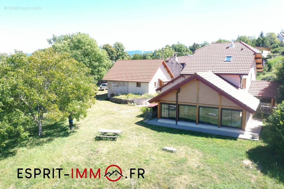 Maison à SAINT-PIERRE-DE-CURTILLE