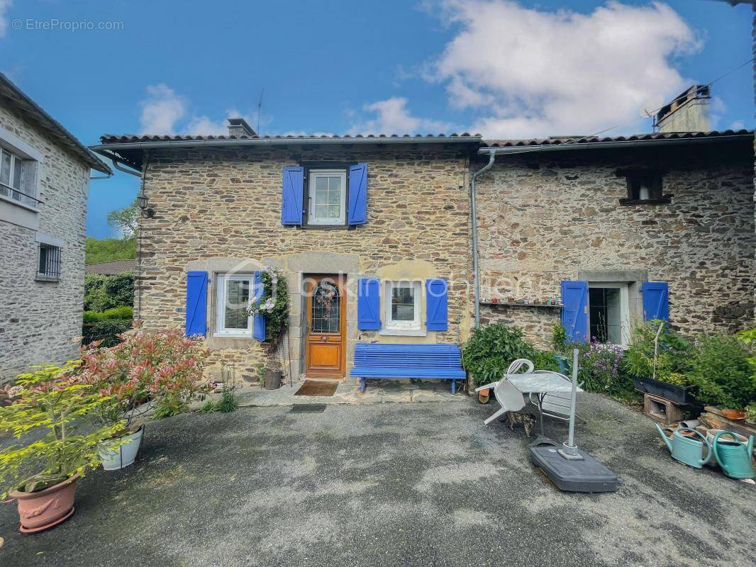 Maison à CHAMPAGNAC-LA-RIVIERE