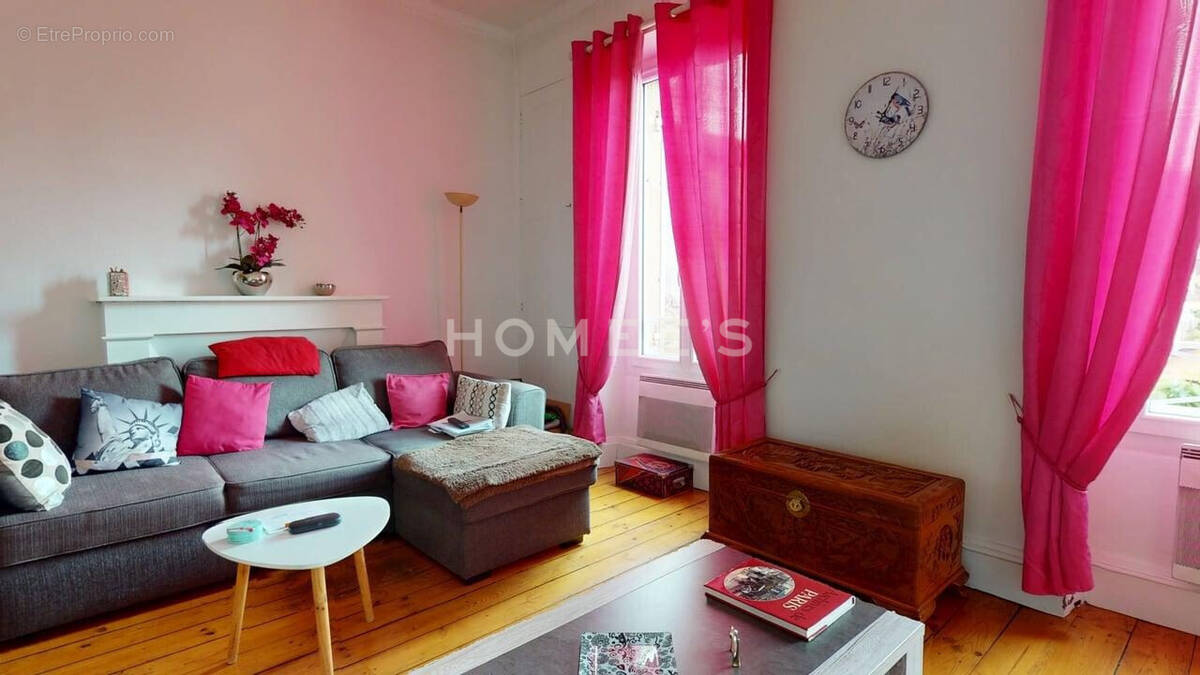 appartement Sarlat T2 salon - Appartement à SARLAT-LA-CANEDA