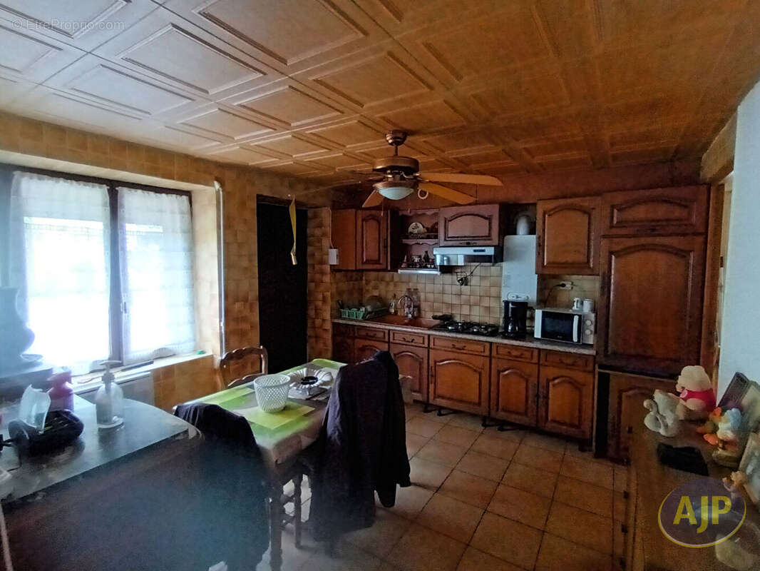 Maison à LIMERZEL