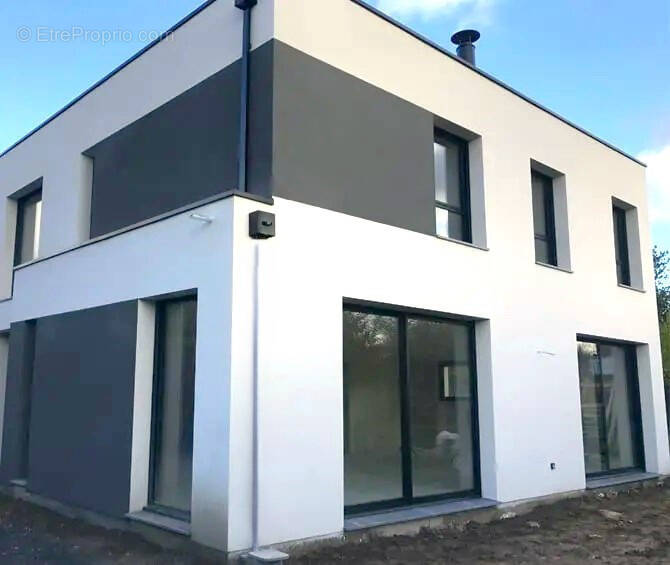 Maison à FRANQUEVILLE-SAINT-PIERRE