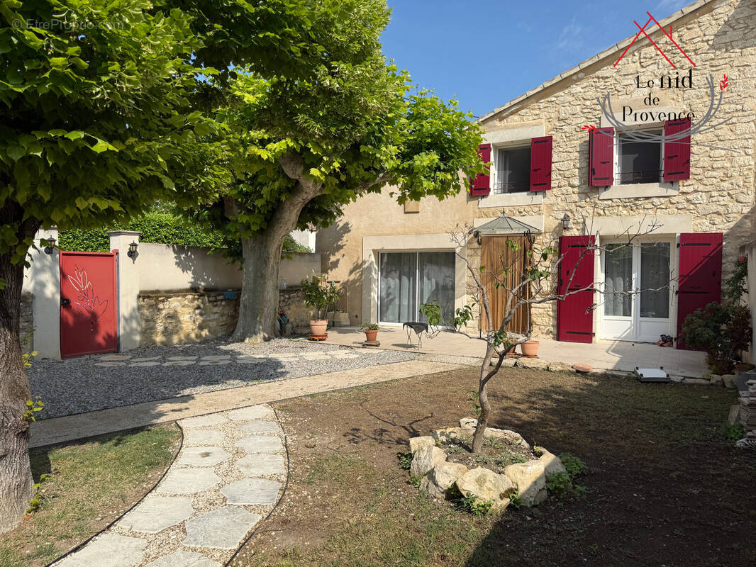 Maison à PERNES-LES-FONTAINES