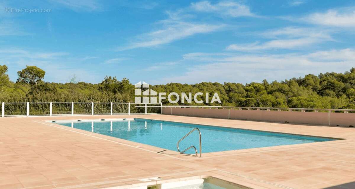 Appartement à ROQUEBRUNE-SUR-ARGENS