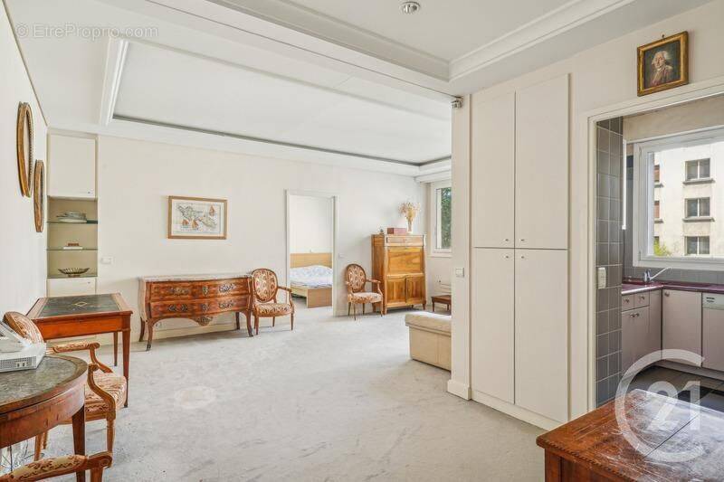 Appartement à NEUILLY-SUR-SEINE