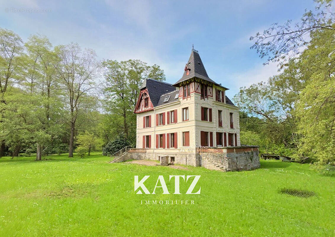 Maison à MARNES-LA-COQUETTE