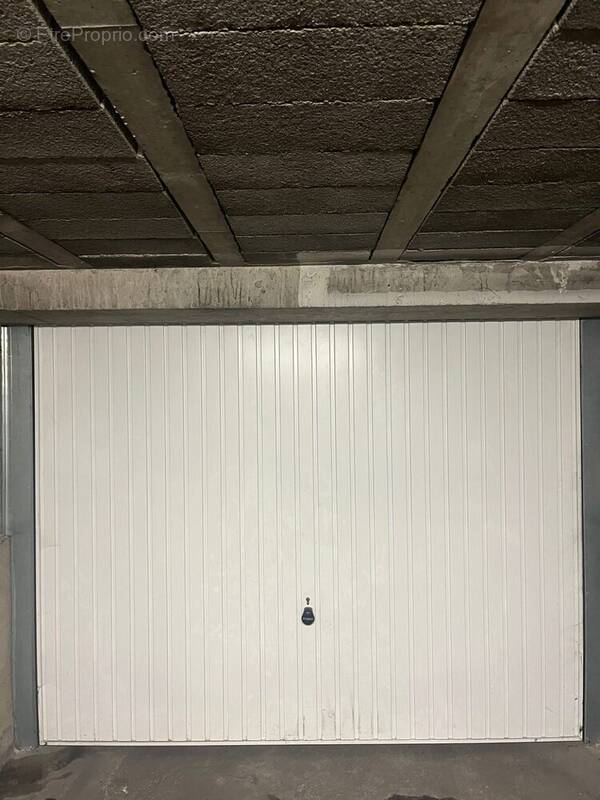 Parking à LYON-6E