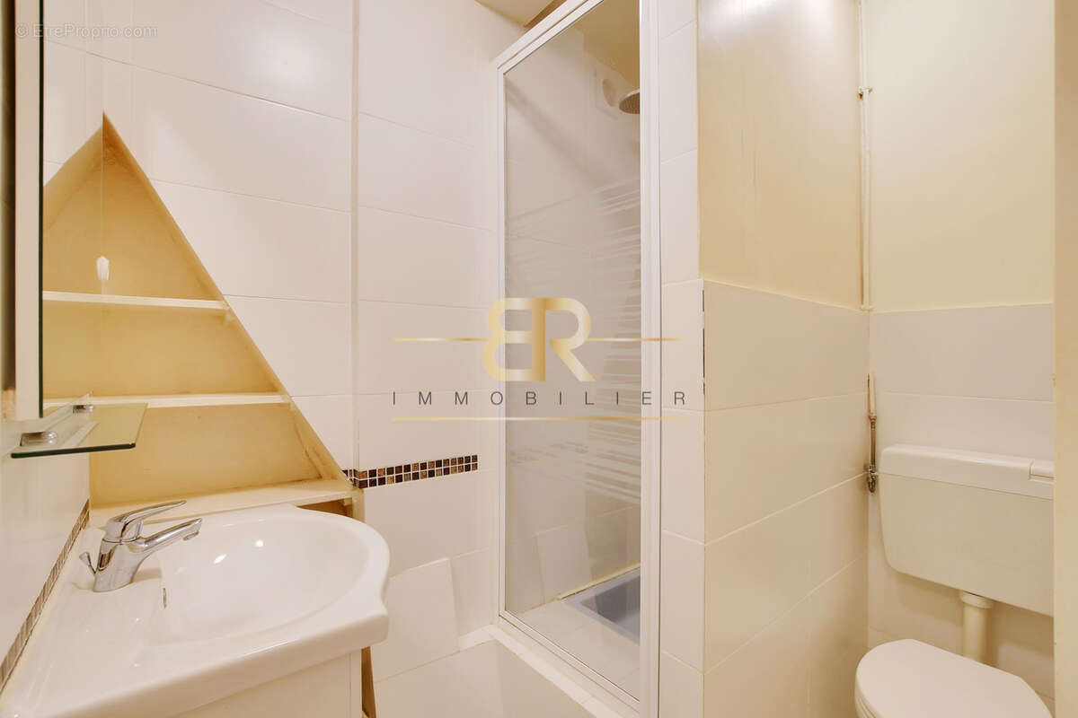 Appartement à PARIS-1E