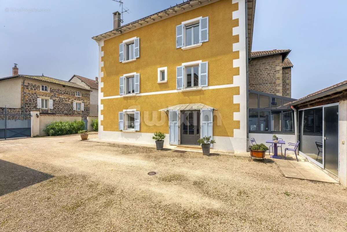 Maison à CORCELLES-EN-BEAUJOLAIS