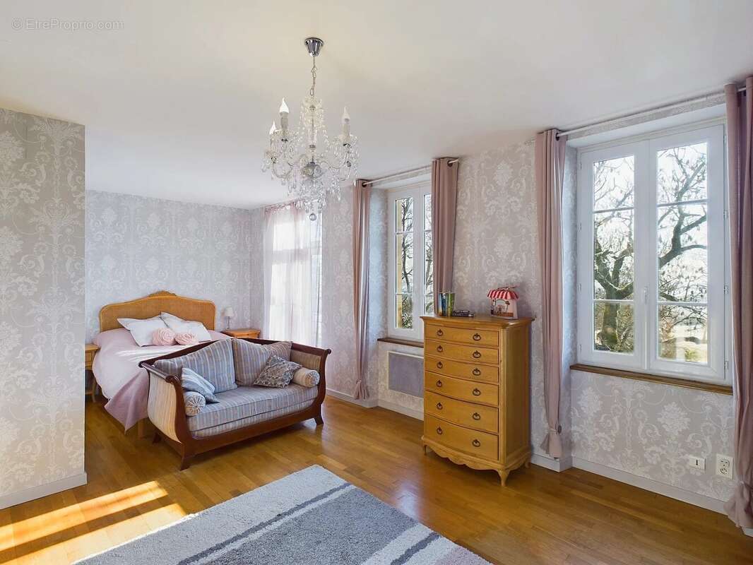 Maison à LA SALVETAT-PEYRALES