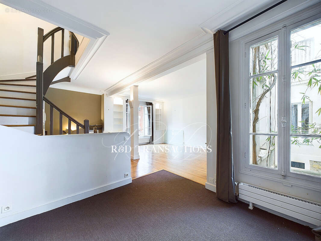 Maison à SURESNES