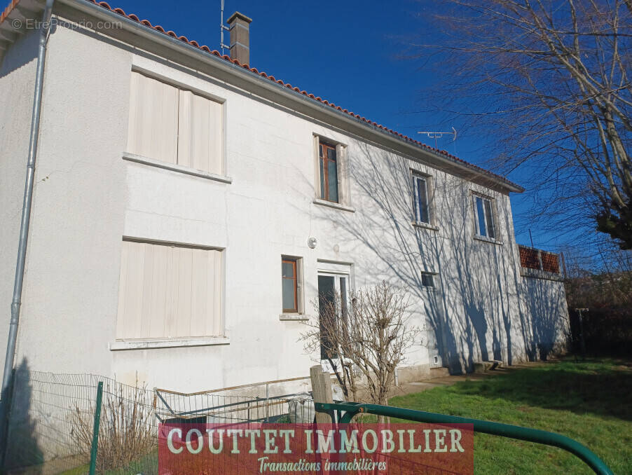 Appartement à CHASSENEUIL-SUR-BONNIEURE