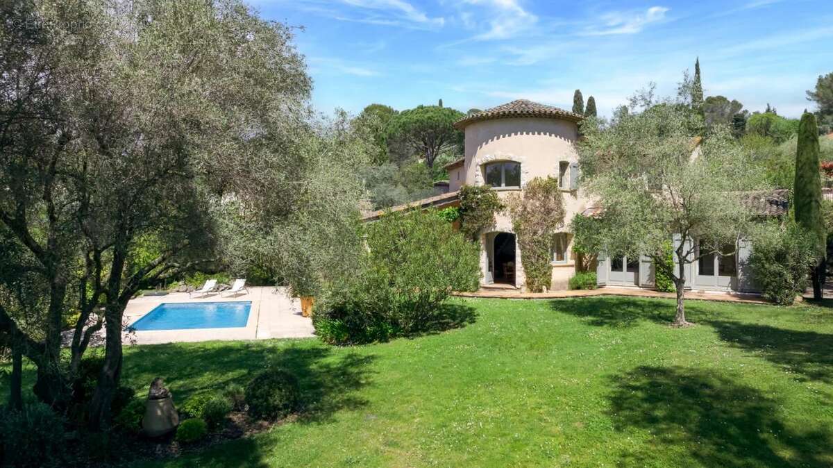 Maison à MOUGINS