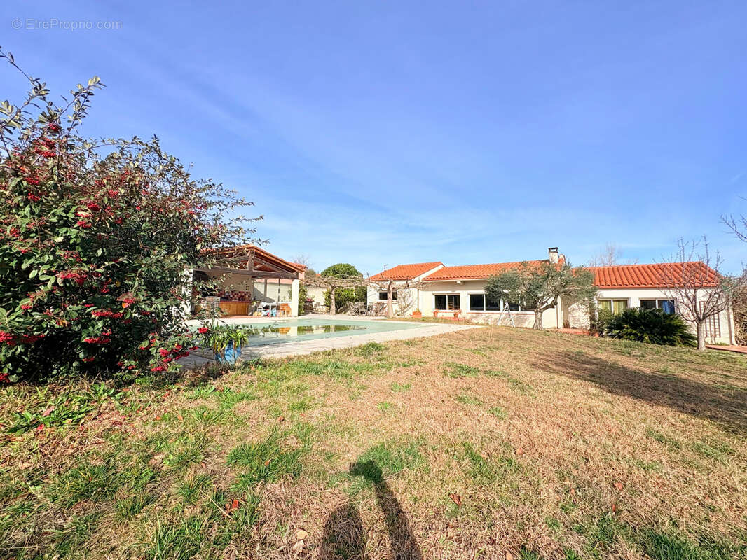 Maison à FOURQUES
