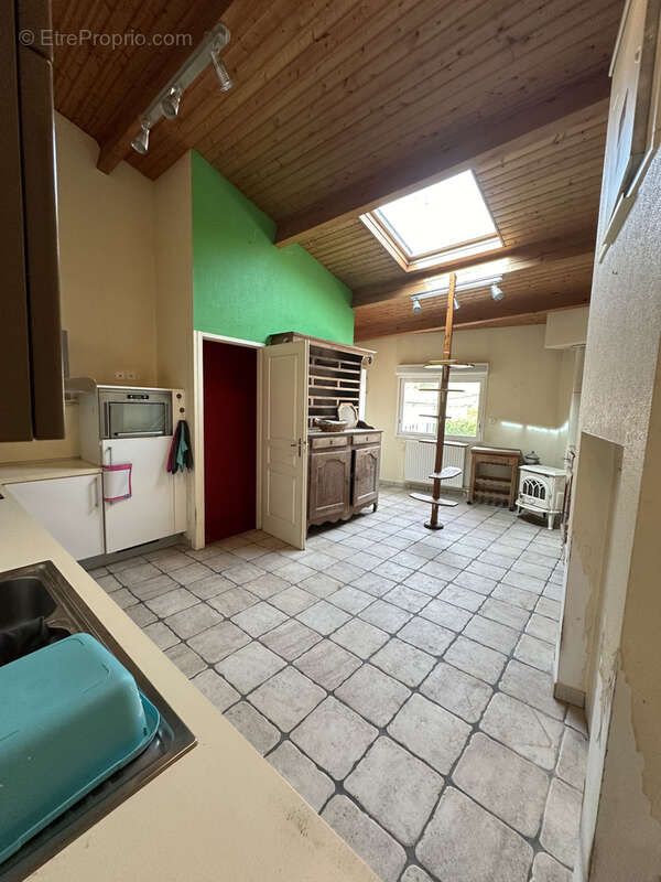 Appartement à LA ROCHE-CHALAIS