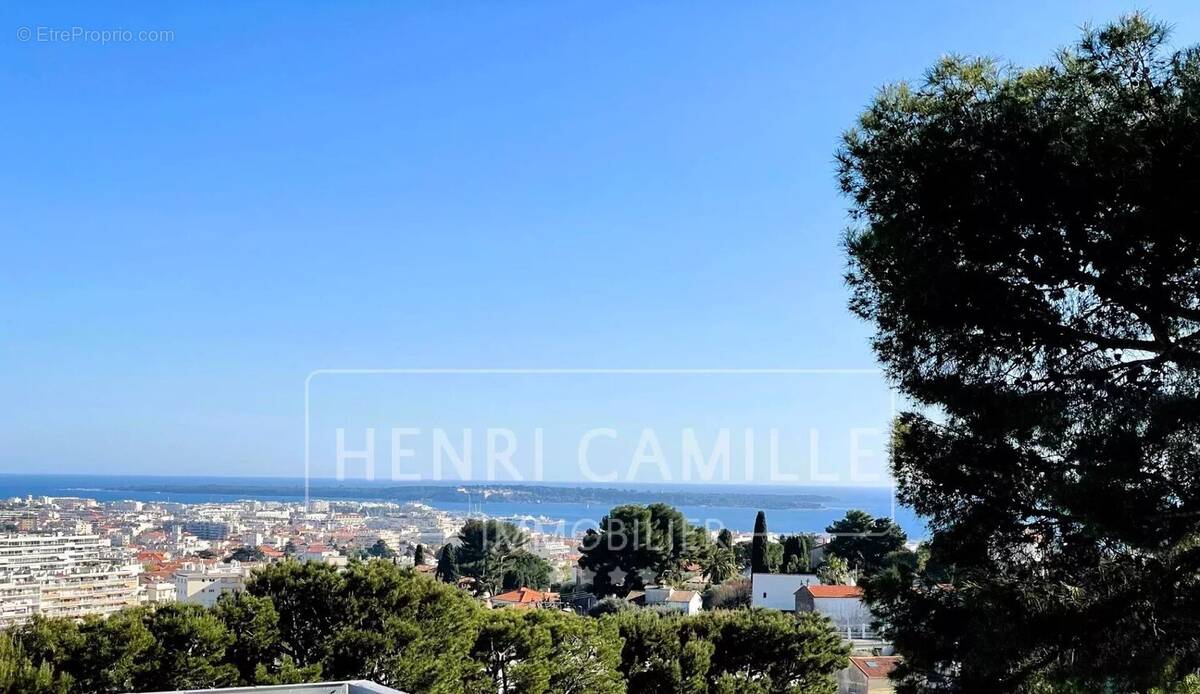 Appartement à LE CANNET