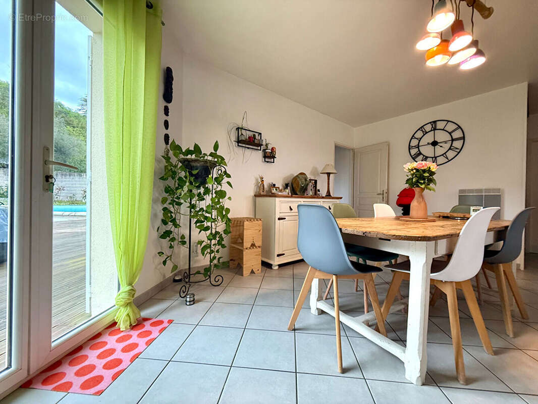 Maison à FRONSAC