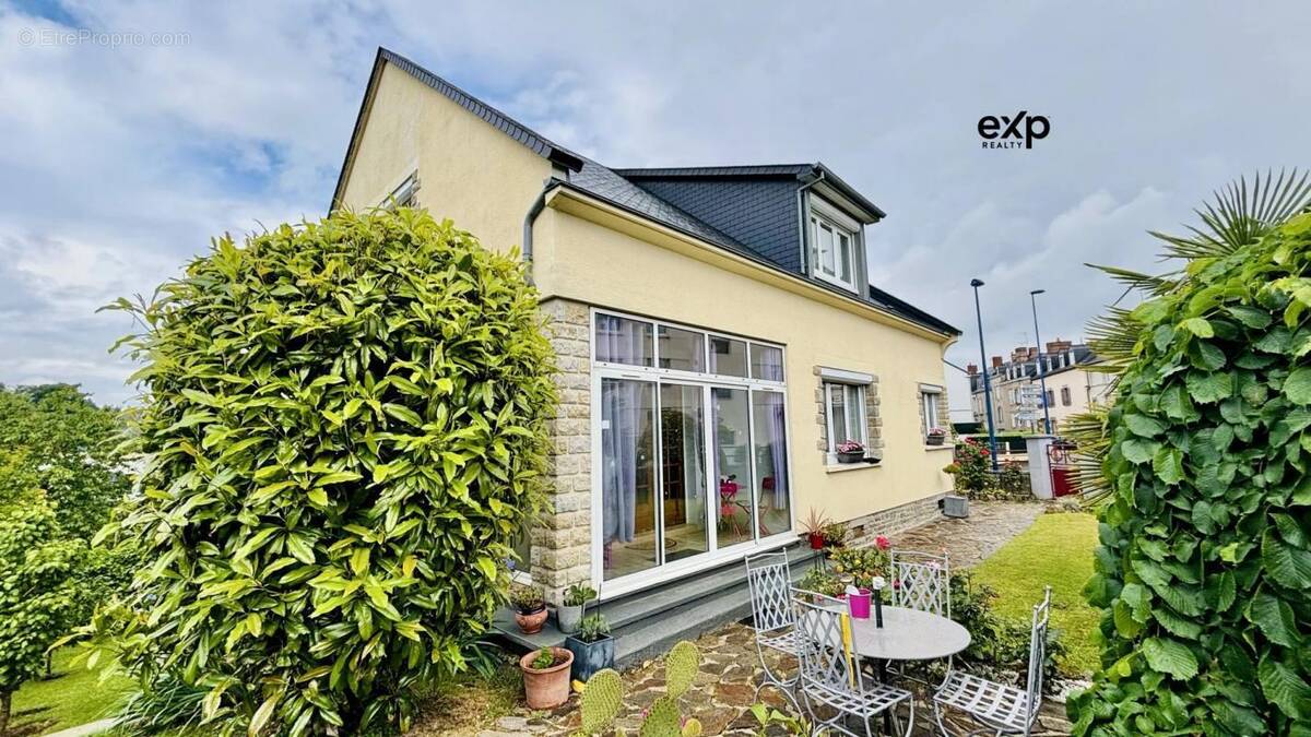 Maison à MAYENNE
