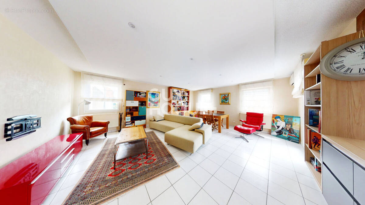 Appartement à SCY-CHAZELLES