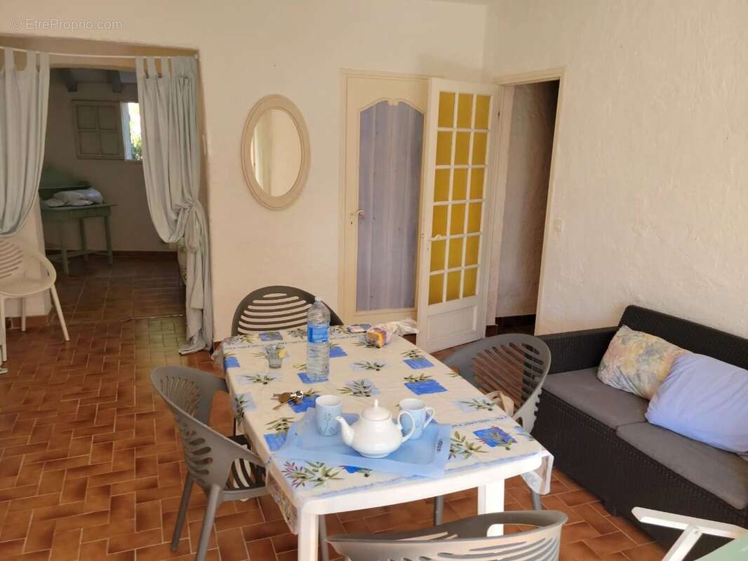 Maison à ROQUEBRUNE-SUR-ARGENS