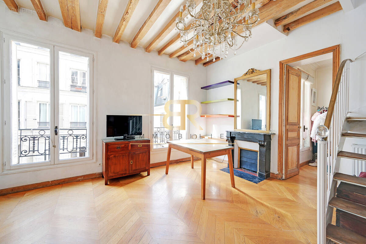 Appartement à PARIS-3E