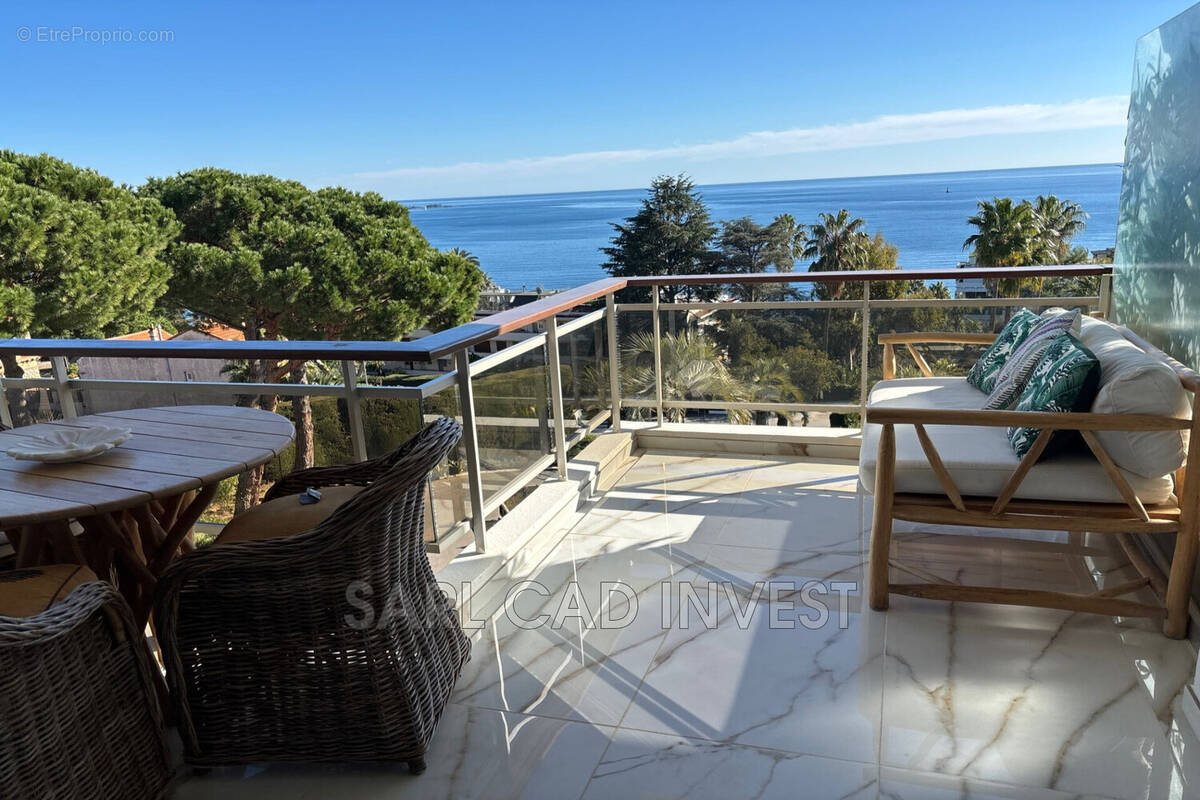 Appartement à VALLAURIS