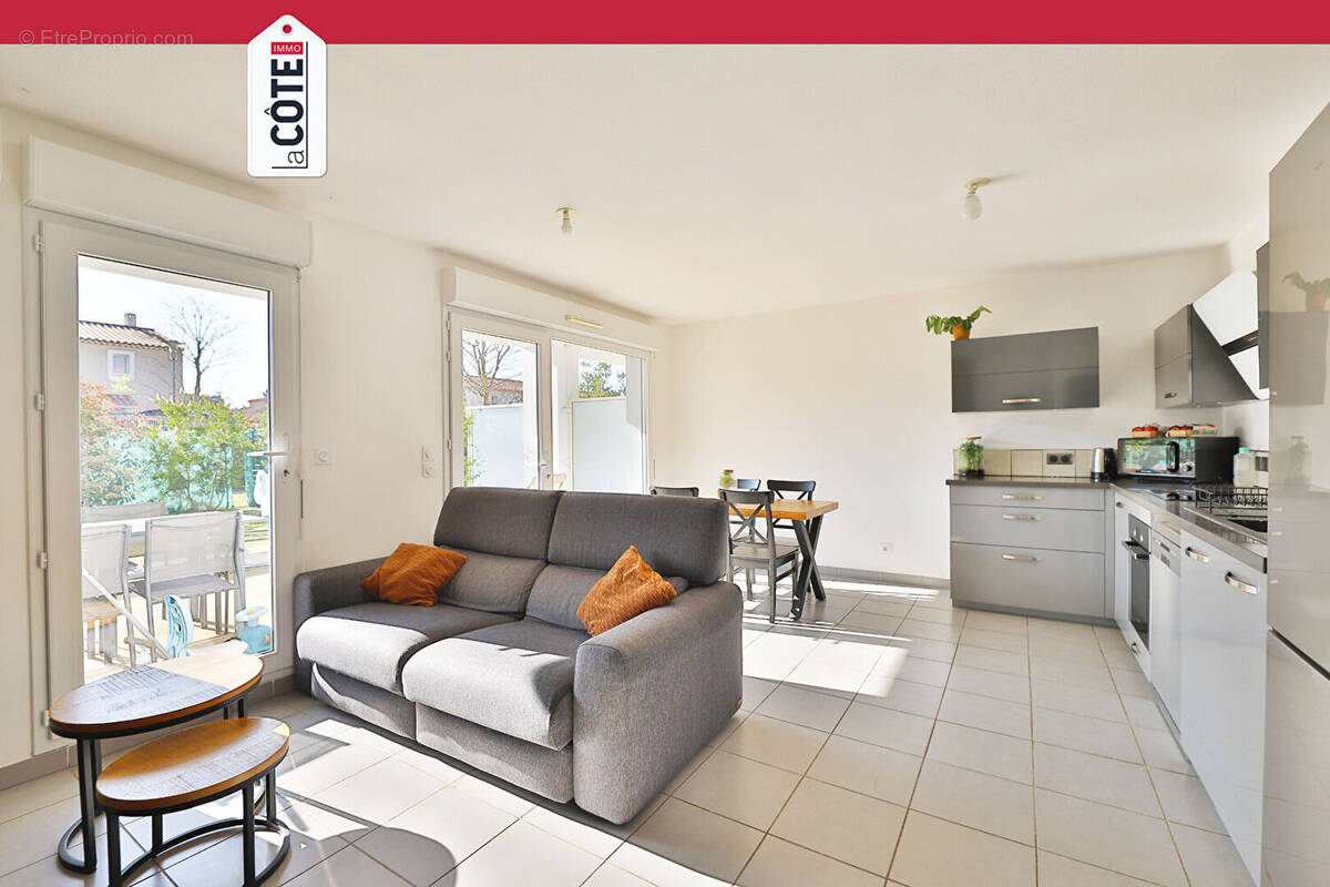 Appartement à CHATEAUNEUF-LES-MARTIGUES