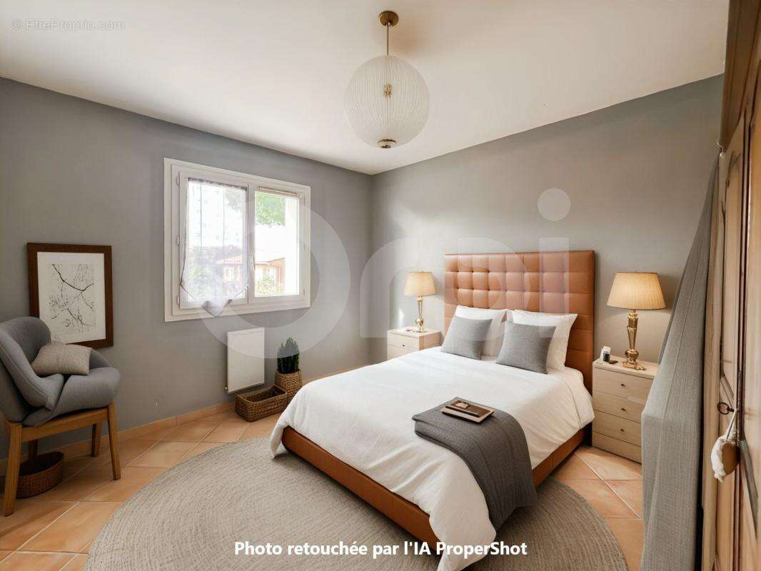 Appartement à LA CRAU
