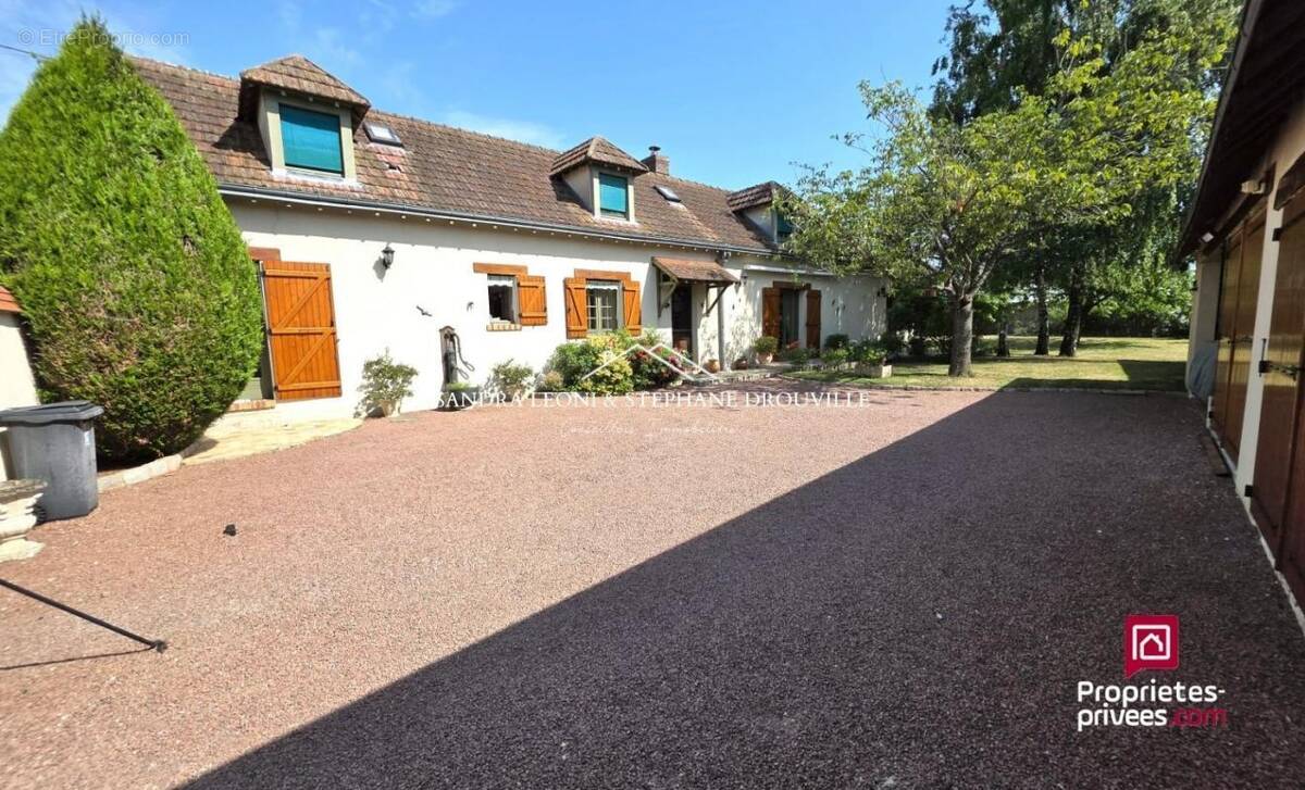 Maison à JOUY