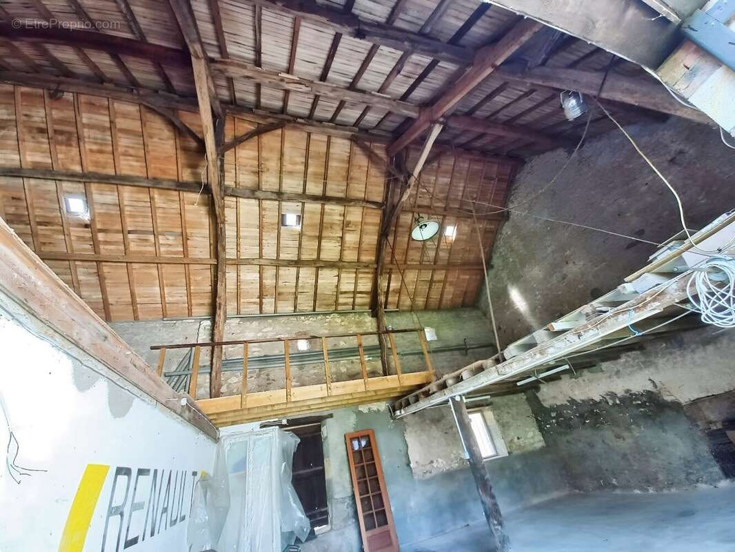 Maison à BEZENET