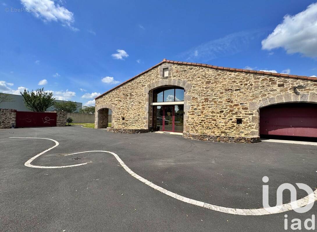 Photo 1 - Maison à MONTAIGU