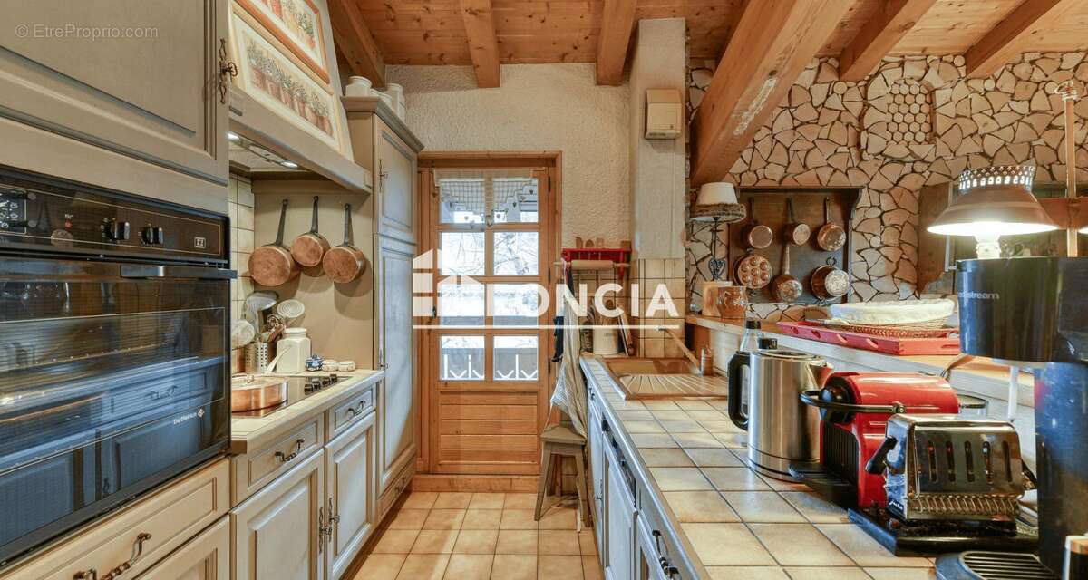 Appartement à DEMI-QUARTIER