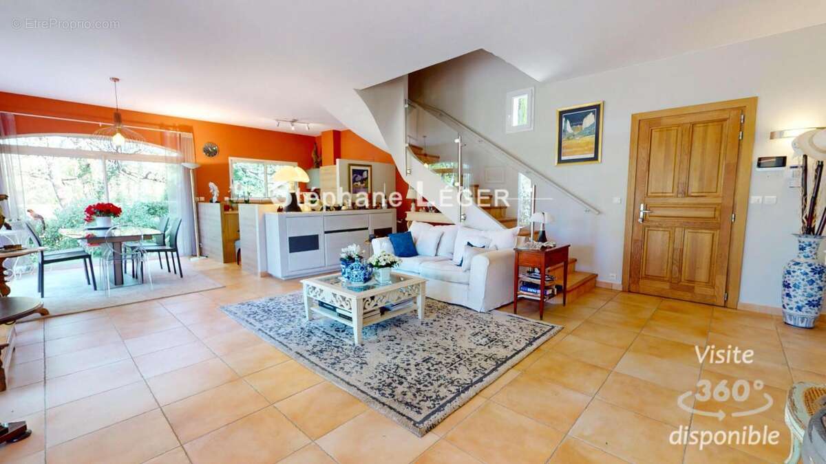 Maison à MONTBOUCHER-SUR-JABRON