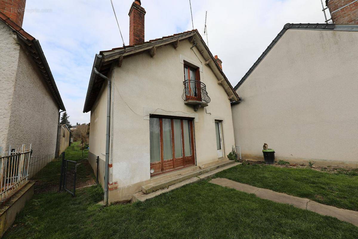 Maison à SAINTE-GENEVIEVE-DES-BOIS