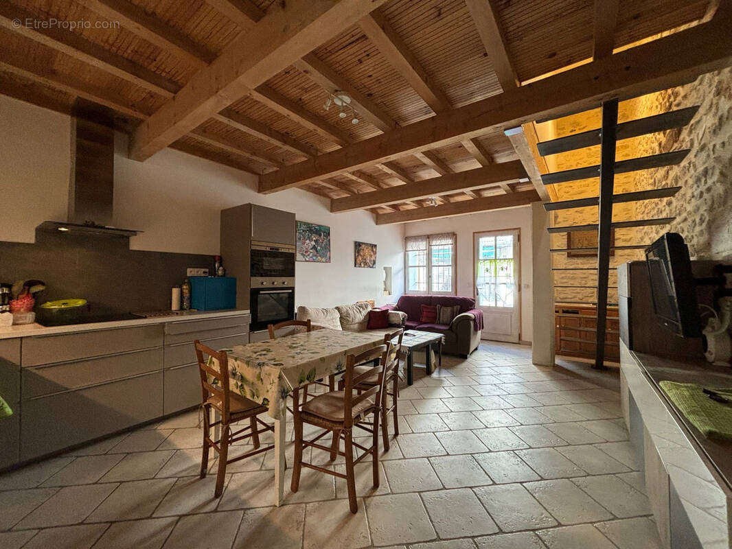 Maison à ARAMON