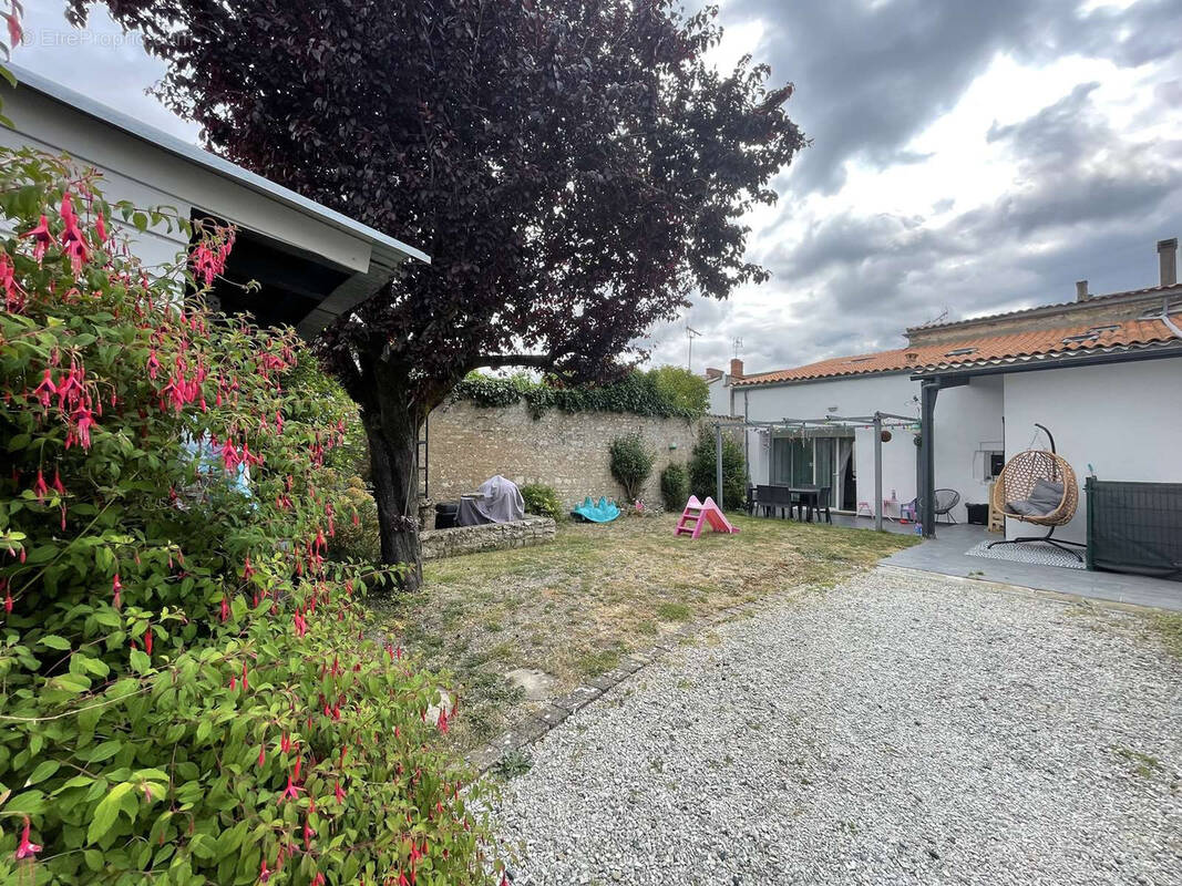 Maison à AIGREFEUILLE-D&#039;AUNIS