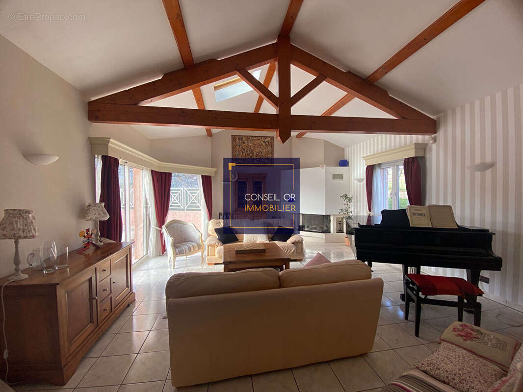 Maison à THURINS