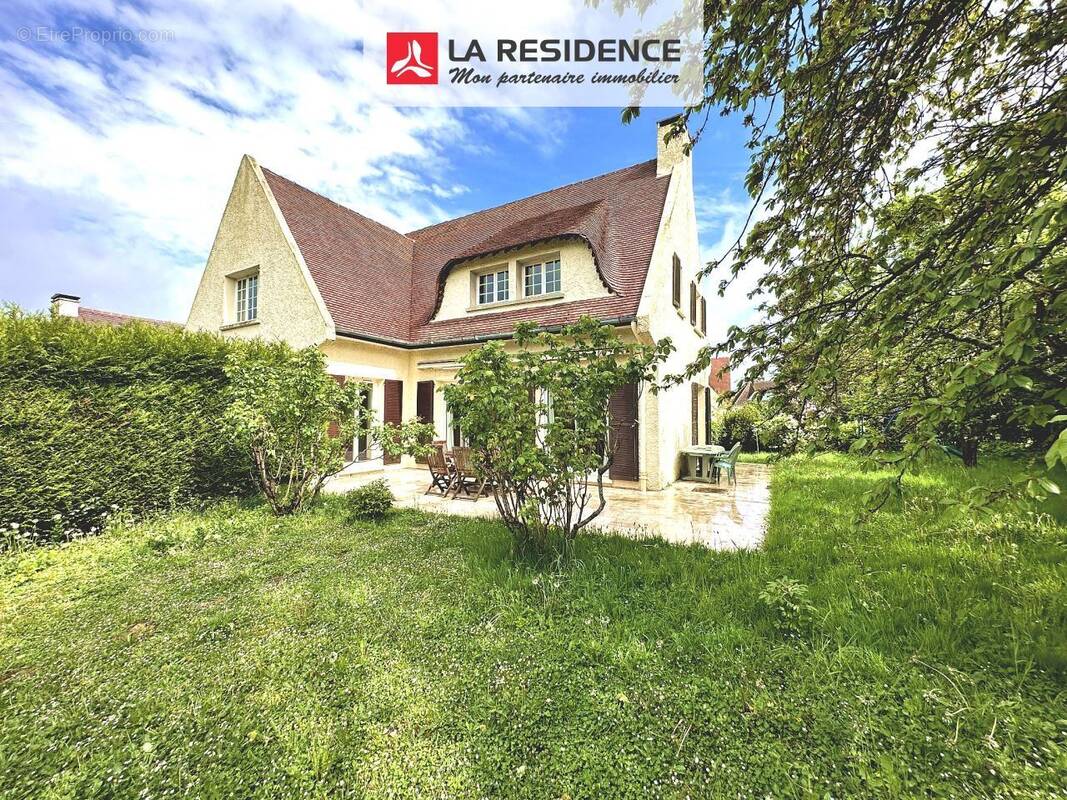 Maison à MAREIL-MARLY