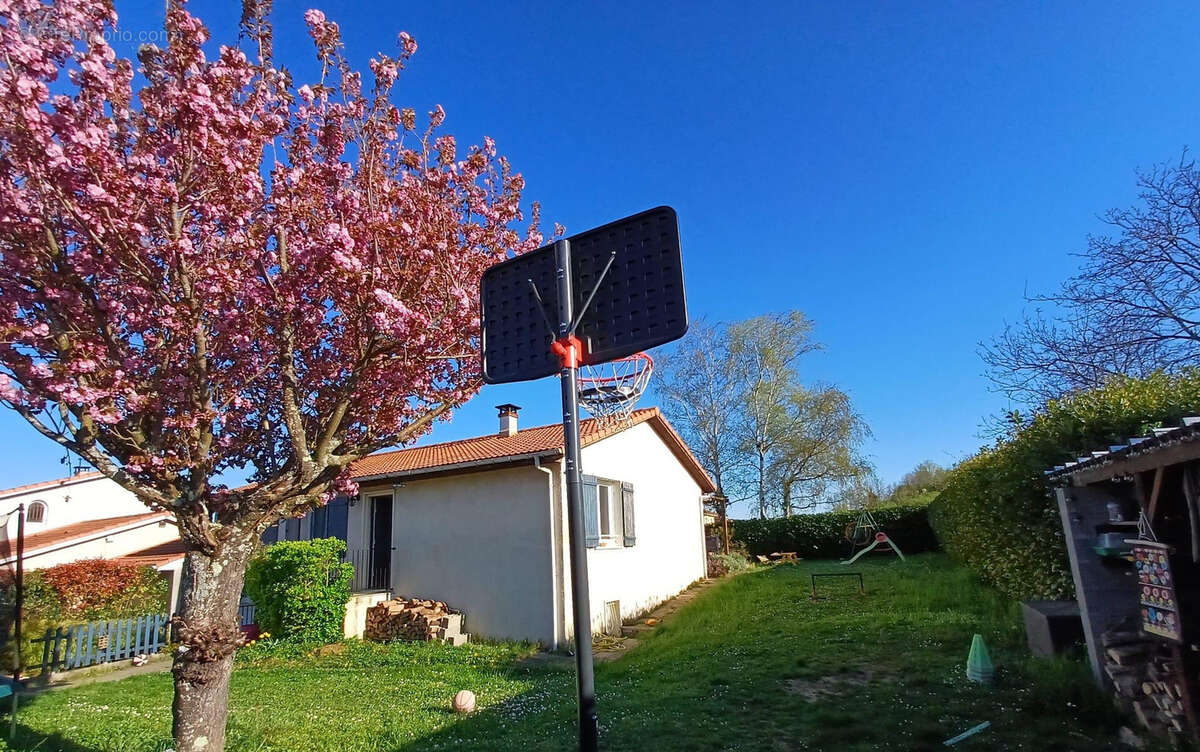Maison à COMMUNAY