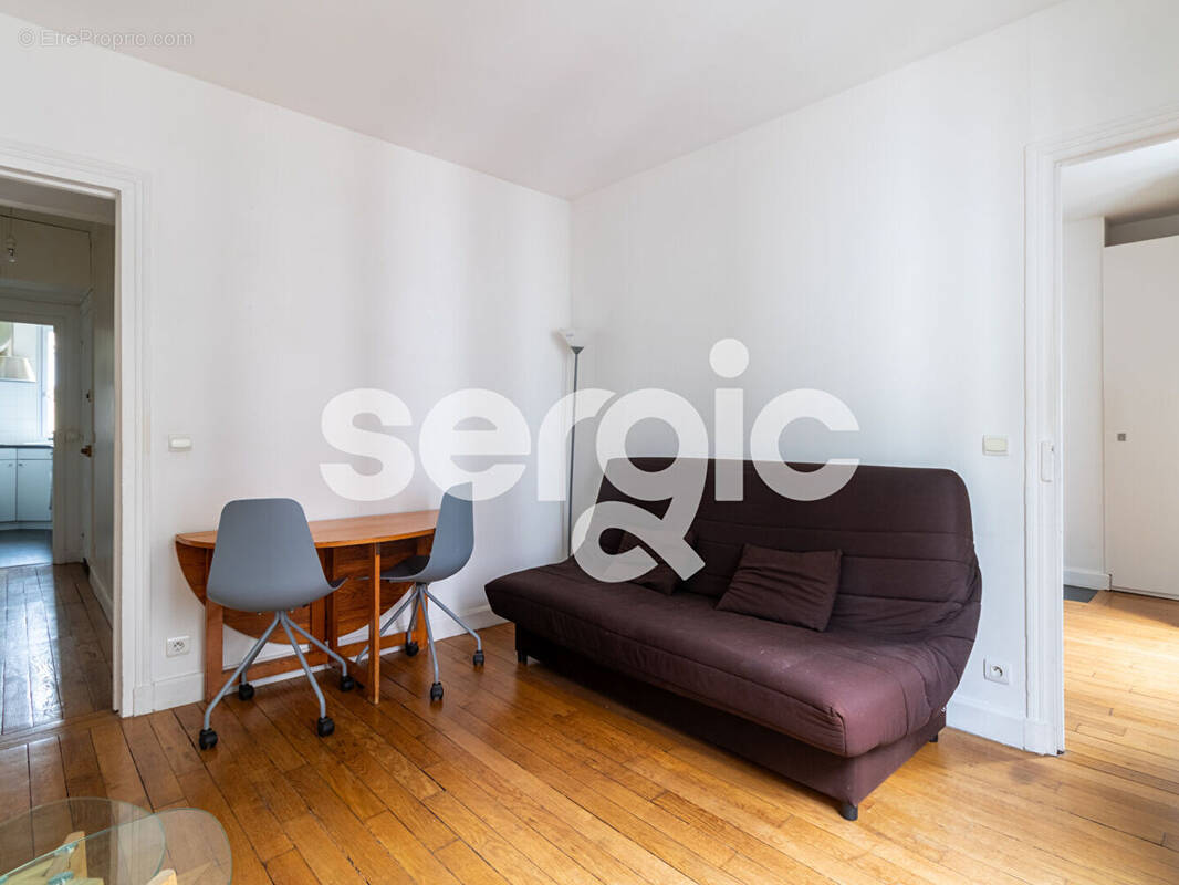 Appartement à PARIS-14E