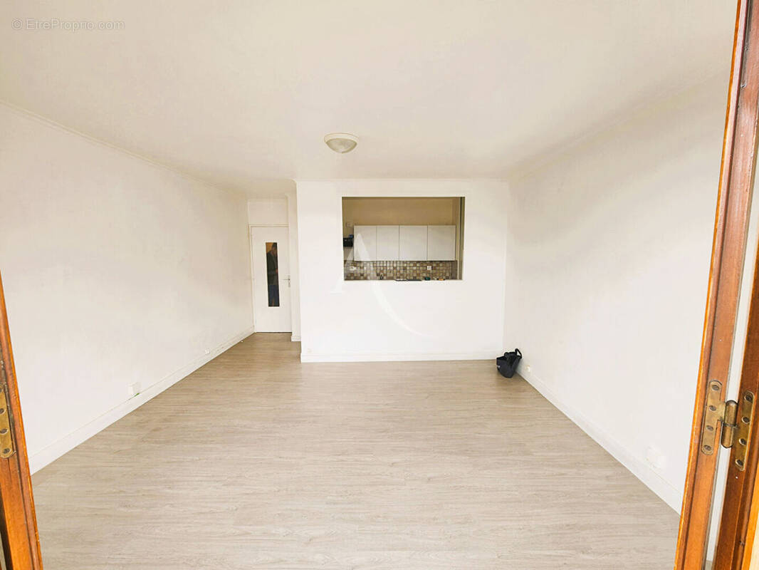 Appartement à FRESNES