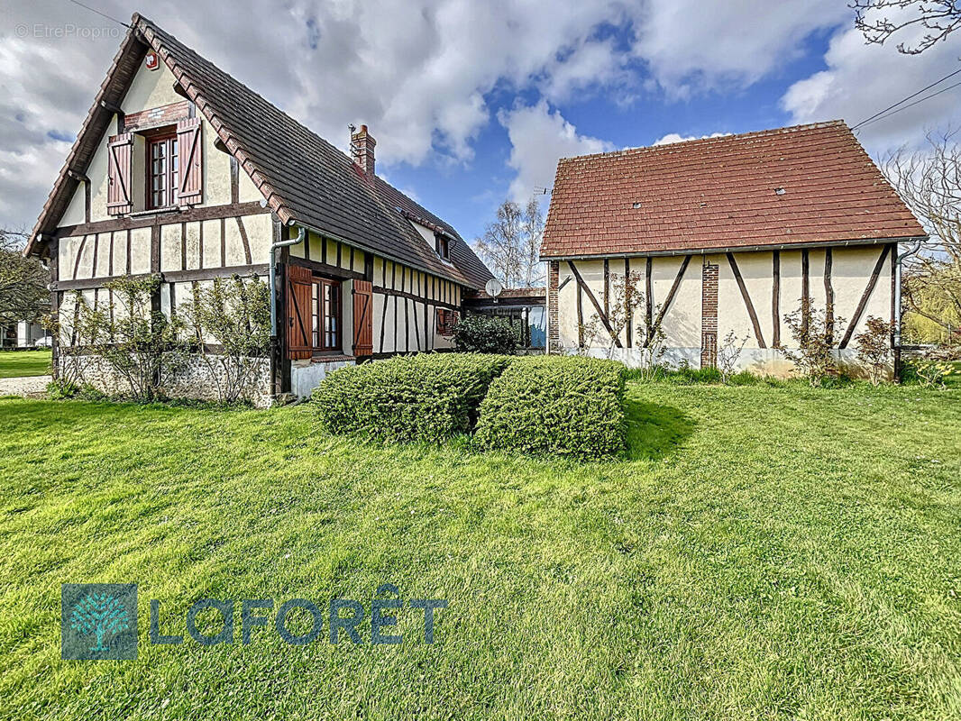 Maison à DAMVILLE