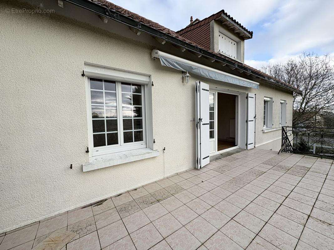 Maison à BOUZILLE