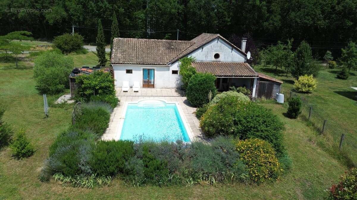 Maison à CHERVAL